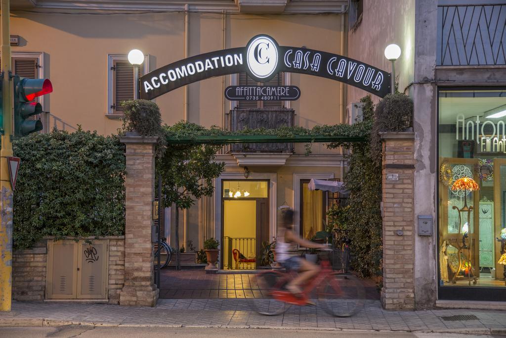 B&B Casa Cavour 圣贝内代托-德尔特龙托 外观 照片